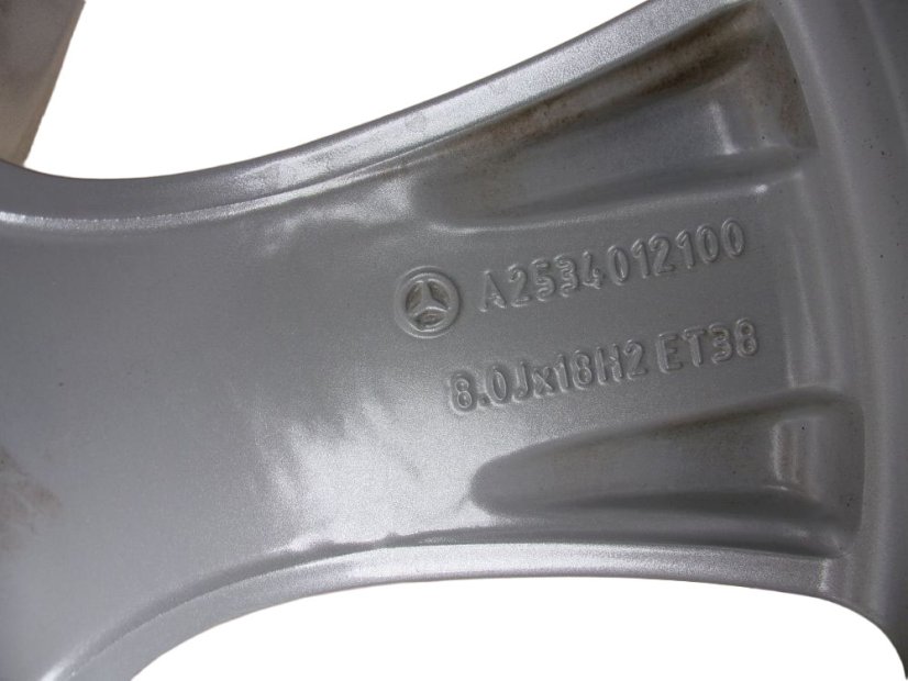 Zimná obutá sada Mercedes-Benz, disky 8x18 ET38 5x112x66,5, pneu 235/60/18 103H PIRELLI